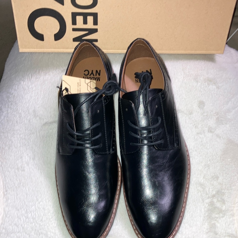 Black Oxford Dress Shoes with Smooth Leather and Classic Design - Picture 9 of 12